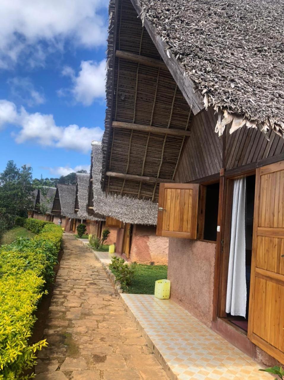 Soanala Hotel Moramanga Exterior photo