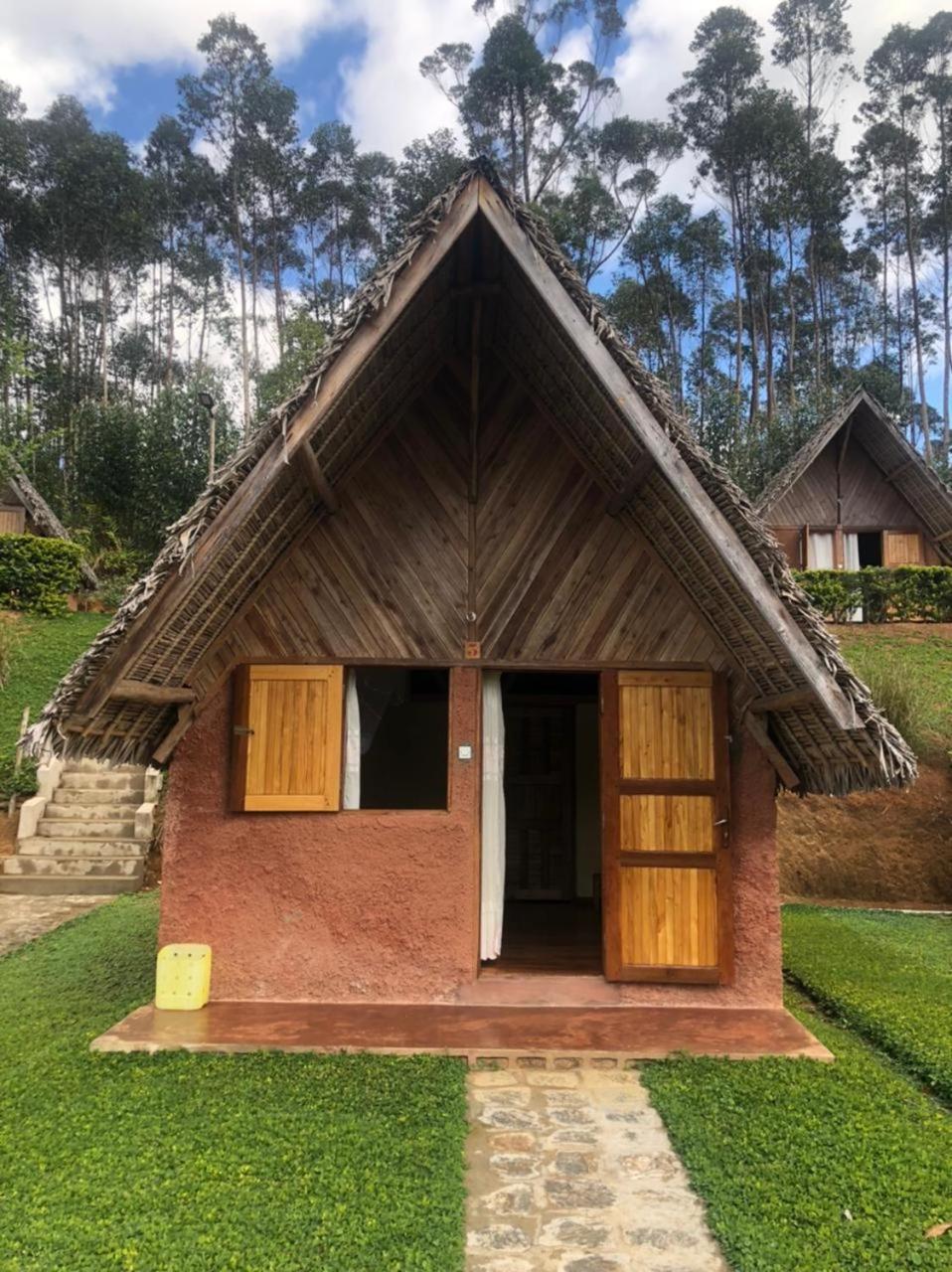 Soanala Hotel Moramanga Exterior photo