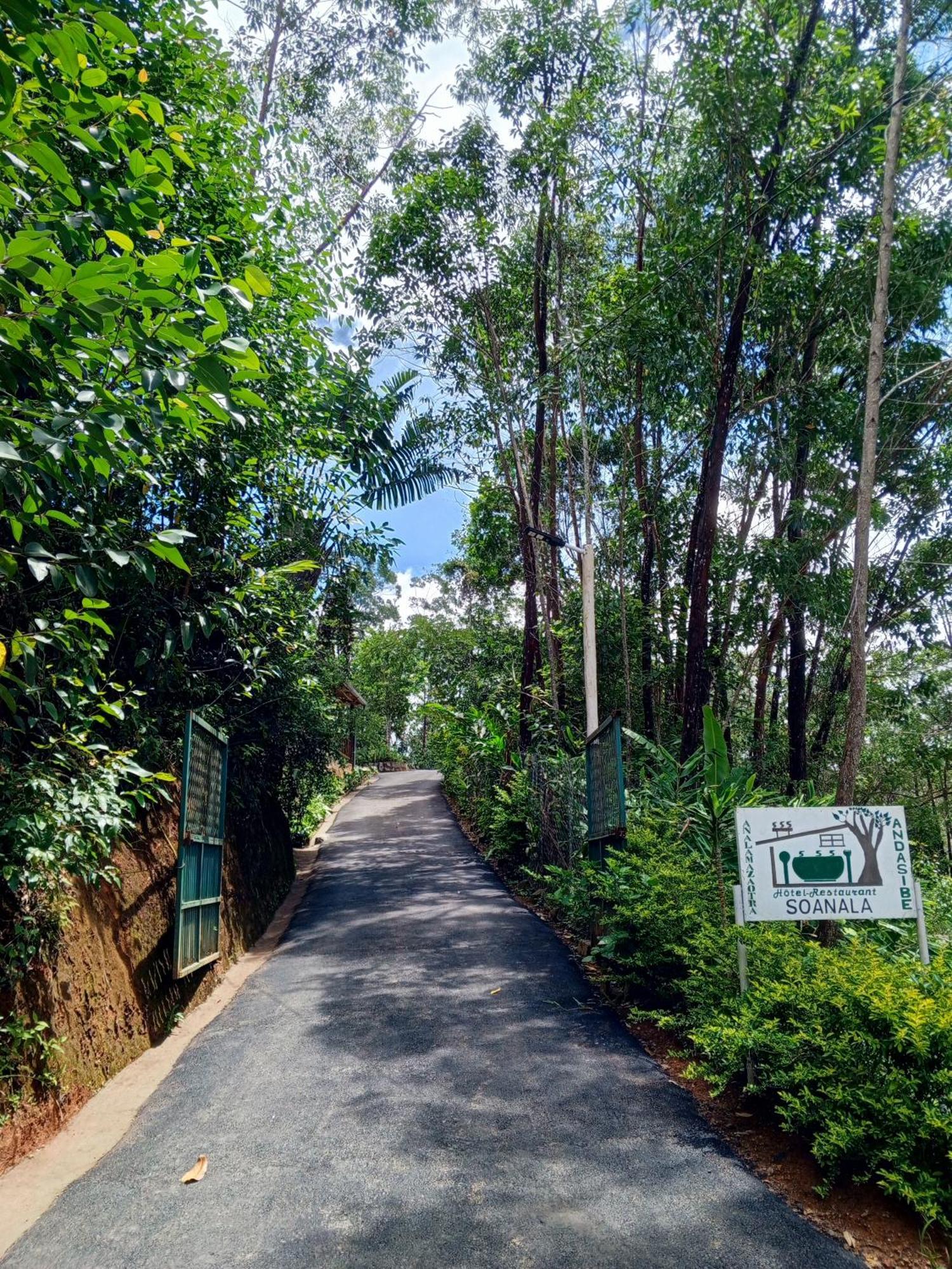 Soanala Hotel Moramanga Exterior photo